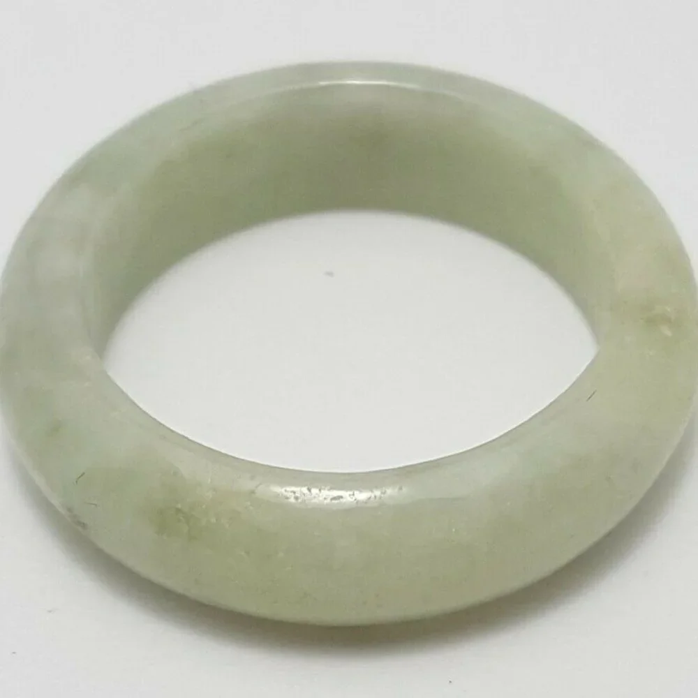 Beautiful Green Jade Wedding Ring Band Size 5 - Nice!